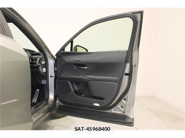 Lexus UX 2019-02 8366795-29