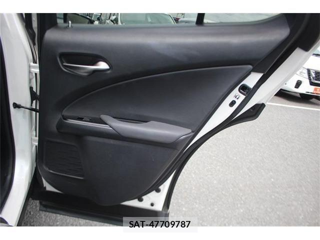 Lexus UX 2019-09 8413346-25
