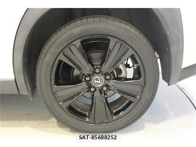 Lexus UX 2020-10 8485654-23