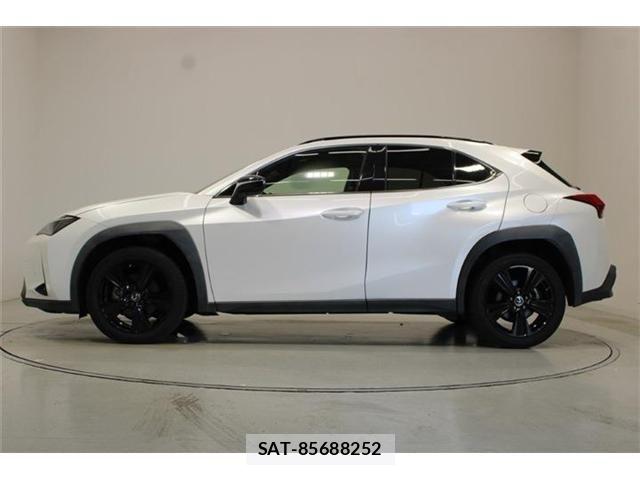 Lexus UX 2020-10 8485654-8