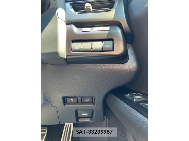Lexus UX 2023-04 8562500-13