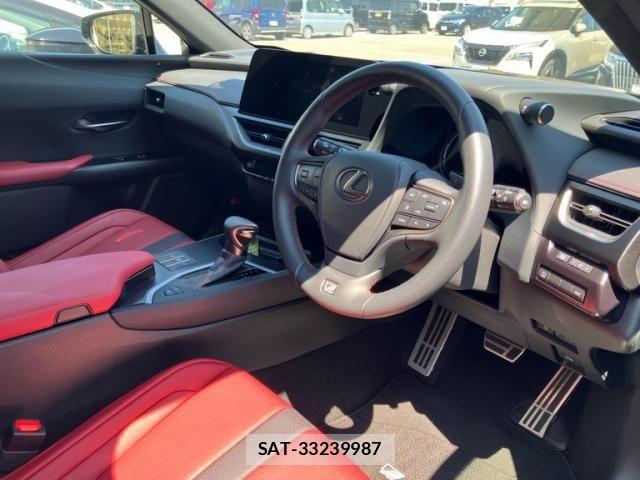 Lexus UX 2023-04 8562500-8