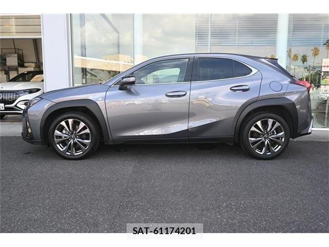 Lexus UX 2020-08 8562498-1