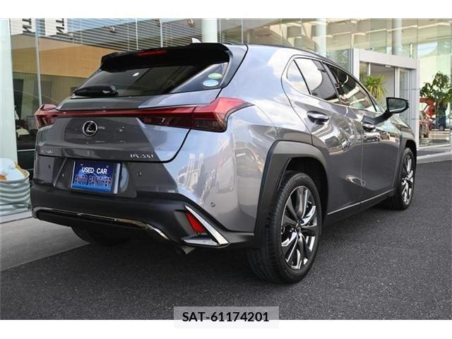 Lexus UX 2020-08 8562498-4