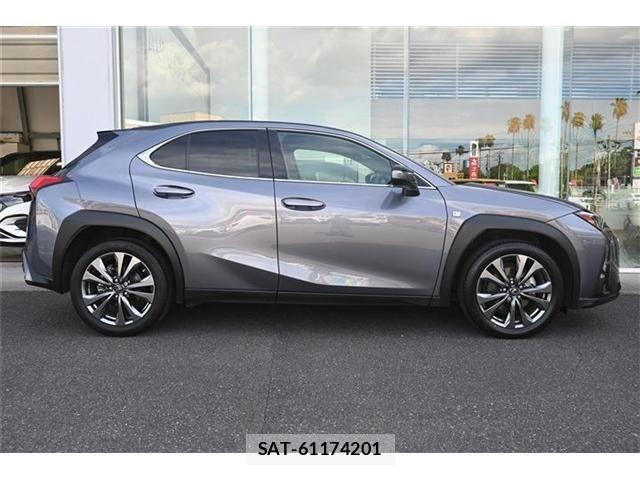 Lexus UX 2020-08 8562498-5