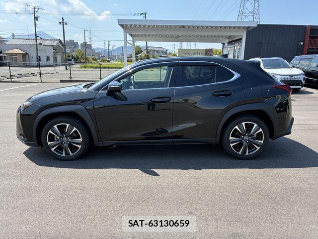 Lexus UX 2023-06 8627538-9