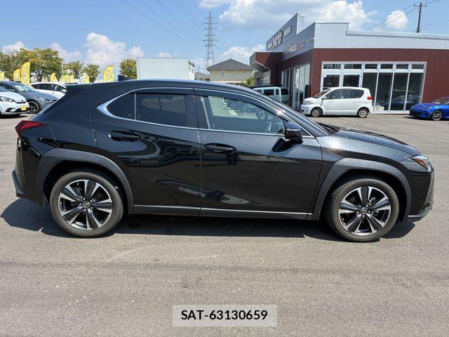 Lexus UX 2023-06 8627538-5