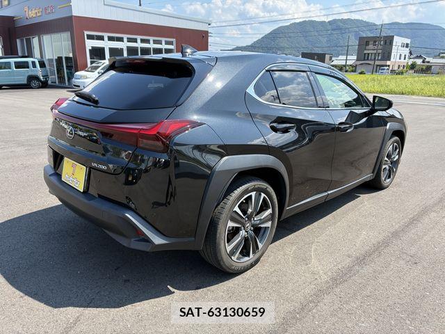 Lexus UX 2023-06 8627538-6