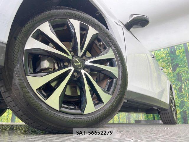 Lexus UX 2023-03 8627537-12