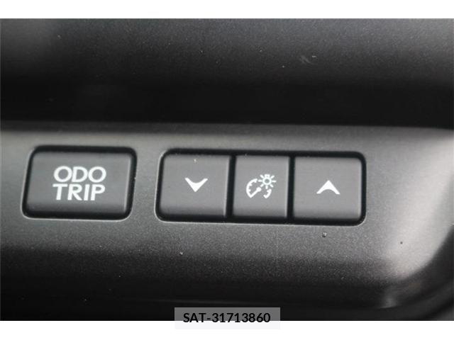 Lexus UX 2019-06 8660022-21