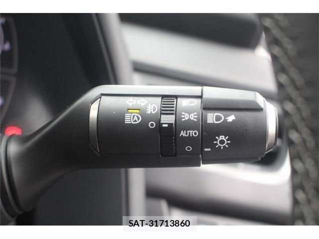 Lexus UX 2019-06 8660022-23
