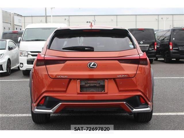 Lexus UX 2018-11 8666431-9