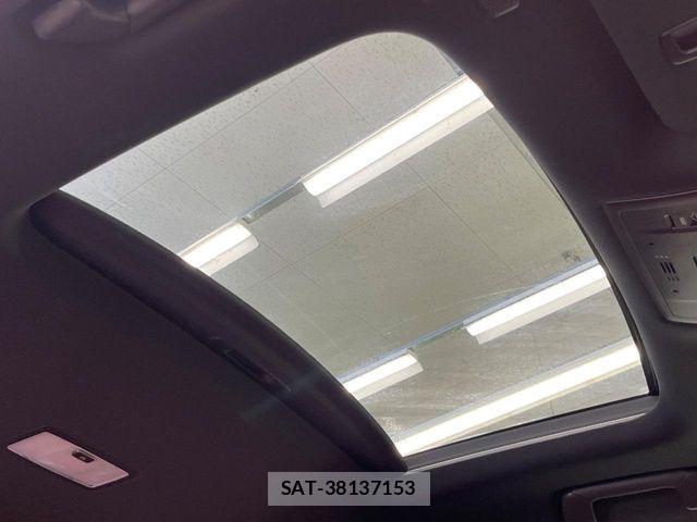 Lexus UX 2021-09 8685872-3