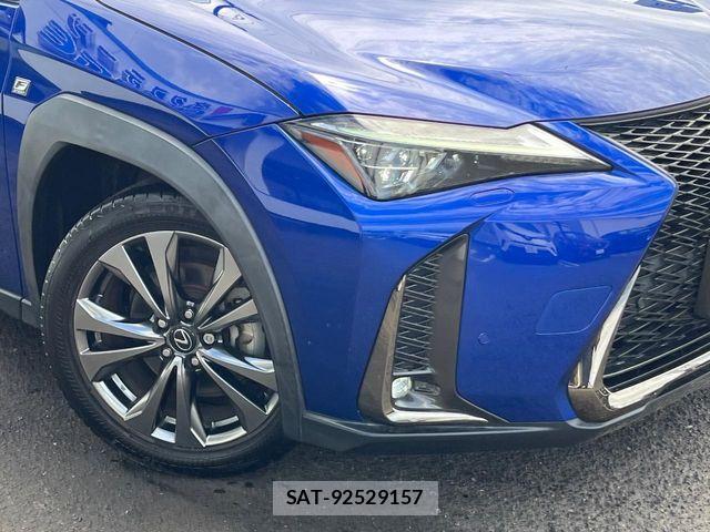 Lexus UX 2018-11 8871371-11