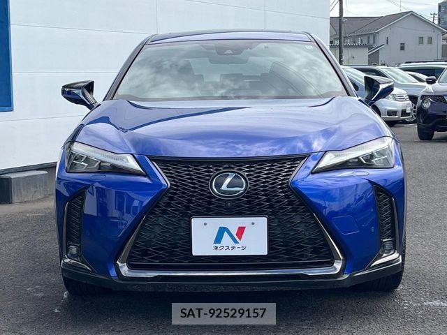 Lexus UX 2018-11 8871371-13