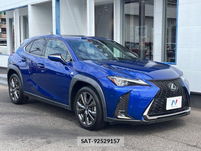 Lexus UX 2018-11 8871371-15
