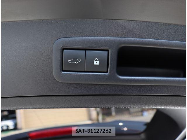 Lexus UX 2020-03 875090-5