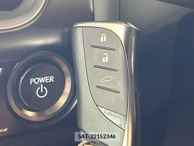 Lexus UX 2022-09 915971-8
