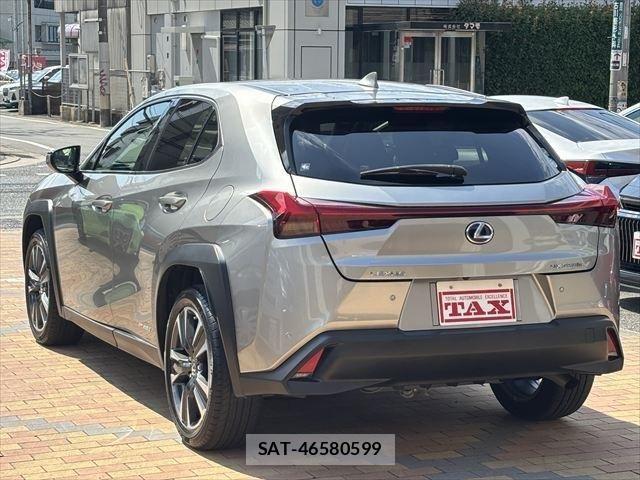 Lexus UX 2020-09 1228593-4