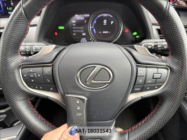 Lexus UX 2020-12 3833357-17