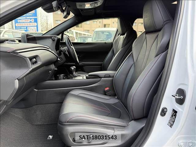 Lexus UX 2020-12 3833357-24