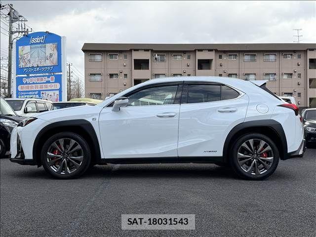 Lexus UX 2020-12 3833357-5