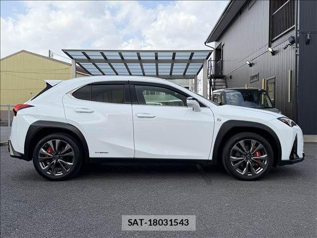 Lexus UX 2020-12 3833357-6