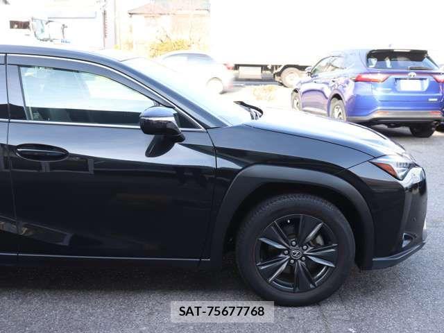 Lexus UX 2019-01 4139912-13