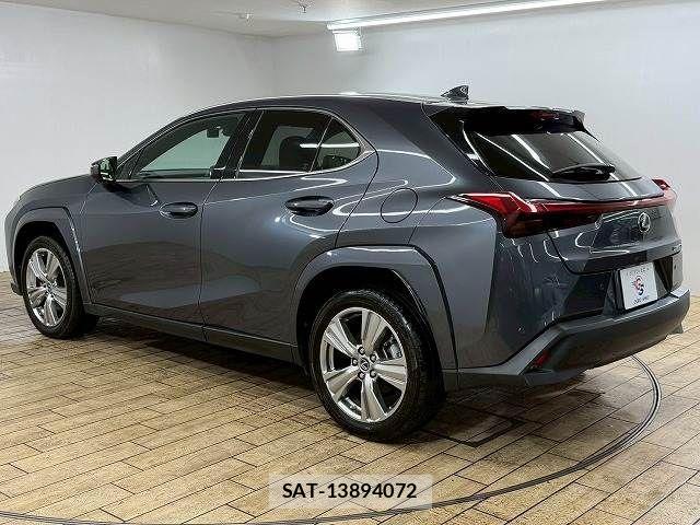 Lexus UX 2023-05 4139906-16