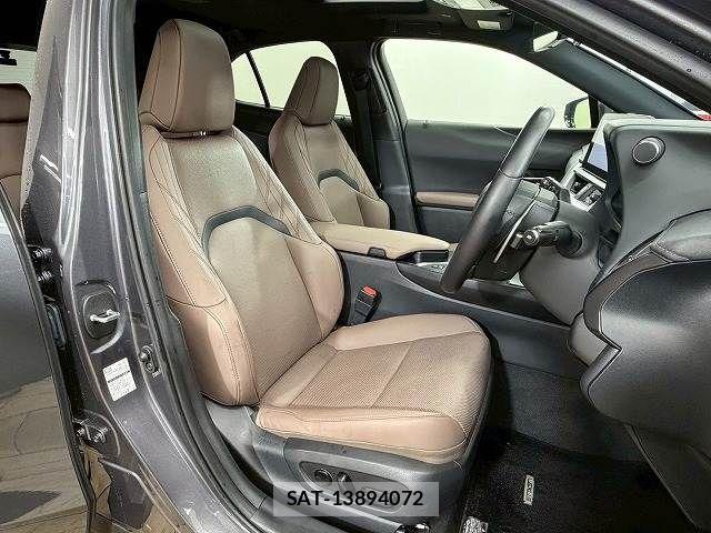 Lexus UX 2023-05 4139906-4