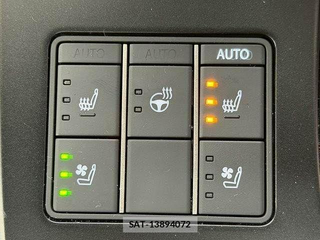 Lexus UX 2023-05 4139906-8
