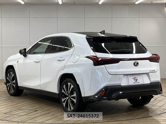 Lexus UX 2023-01 4139904-15
