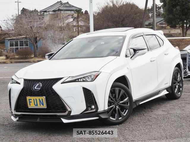 Lexus UX 2021-08 4326402-0
