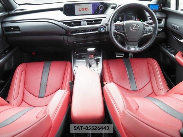 Lexus UX 2021-08 4326402-11