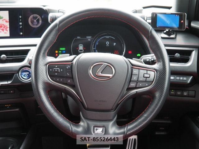 Lexus UX 2021-08 4326402-18
