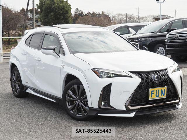 Lexus UX 2021-08 4326402-2