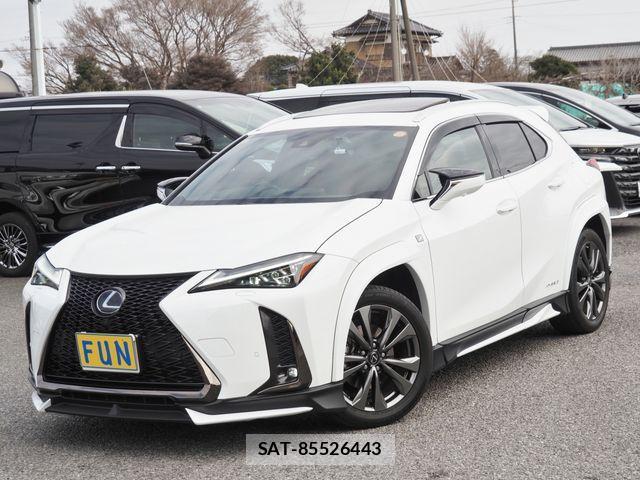 Lexus UX 2021-08 4326402-3