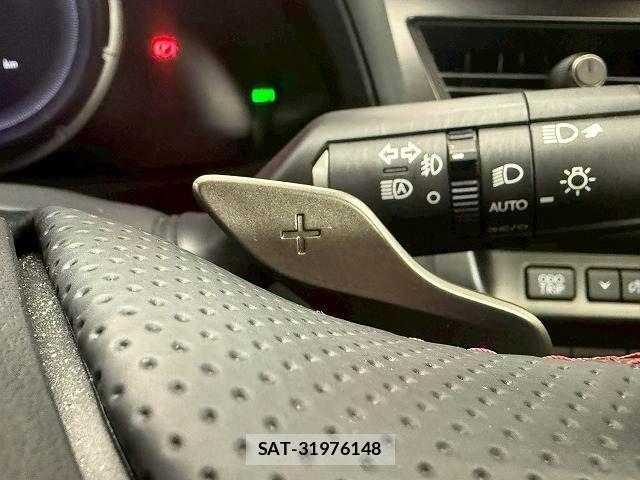 Lexus UX 2023-02 4421914-10