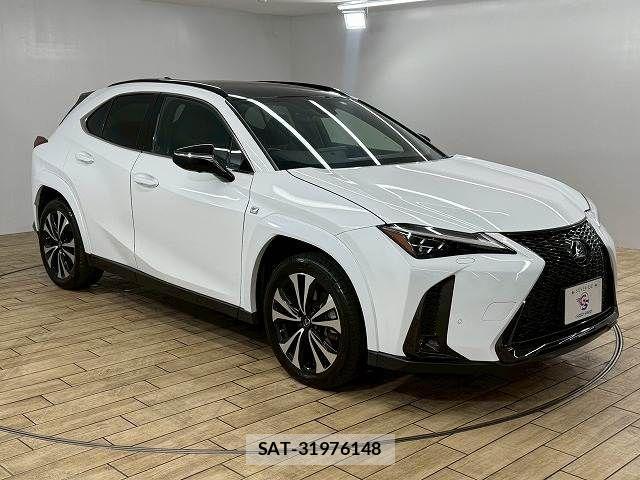 Lexus UX 2023-02 4421914-13