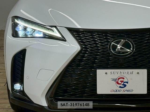 Lexus UX 2023-02 4421914-18