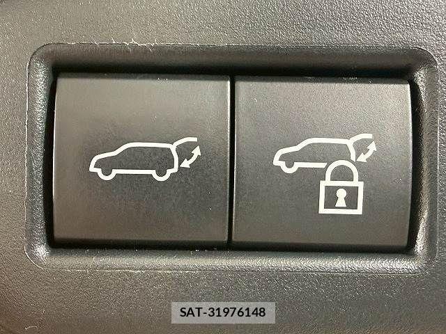 Lexus UX 2023-02 4421914-8