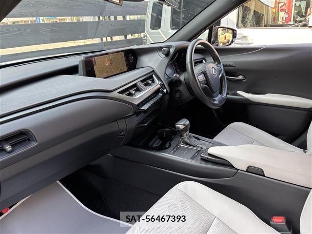 Lexus UX 2019-11 4595731-14