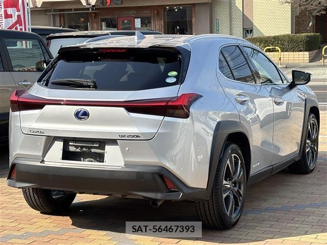 Lexus UX 2019-11 4595731-3