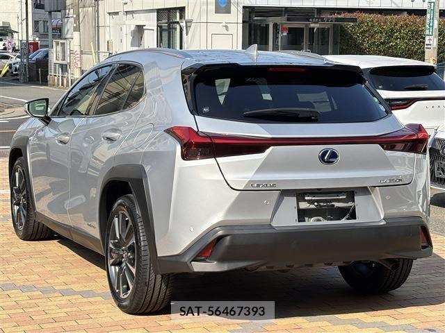 Lexus UX 2019-11 4595731-4