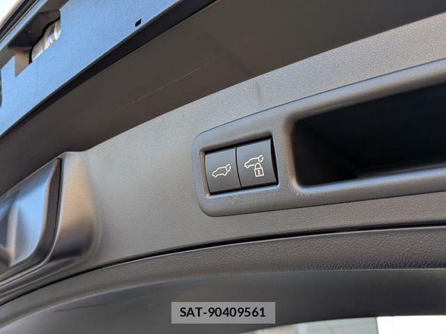 Lexus UX 2023-02 4755162-17
