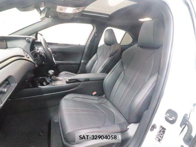 Lexus UX 2019-07 5871259-9
