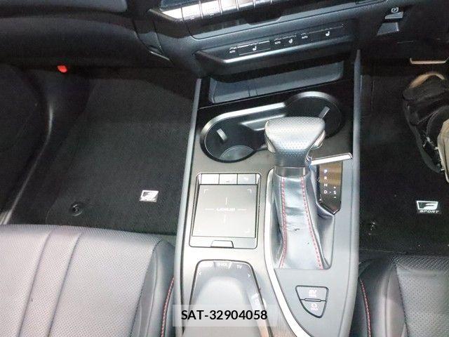 Lexus UX 2019-07 5871259-20
