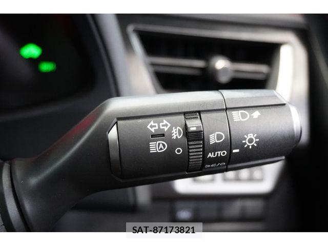 Lexus UX 2021-04 5871256-14