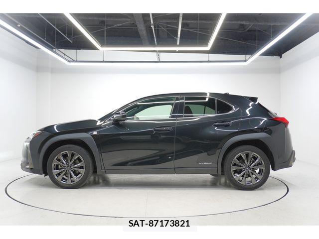 Lexus UX 2021-04 5871256-7