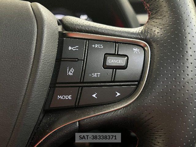 Lexus UX 2023-06 6011978-17